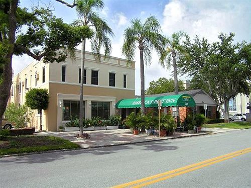 Hotel The On Third 2*